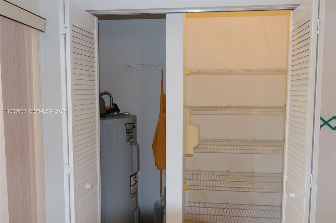 待售: $439,000 (3 贝兹, 2 浴室, 1369 平方英尺)