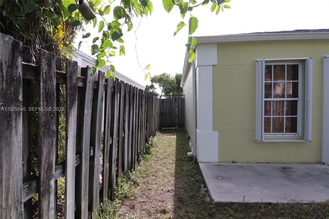 待售: $439,000 (3 贝兹, 2 浴室, 1369 平方英尺)