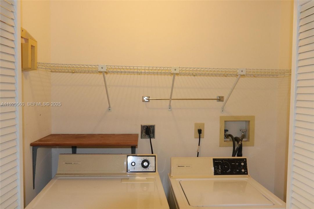 待售: $439,000 (3 贝兹, 2 浴室, 1369 平方英尺)