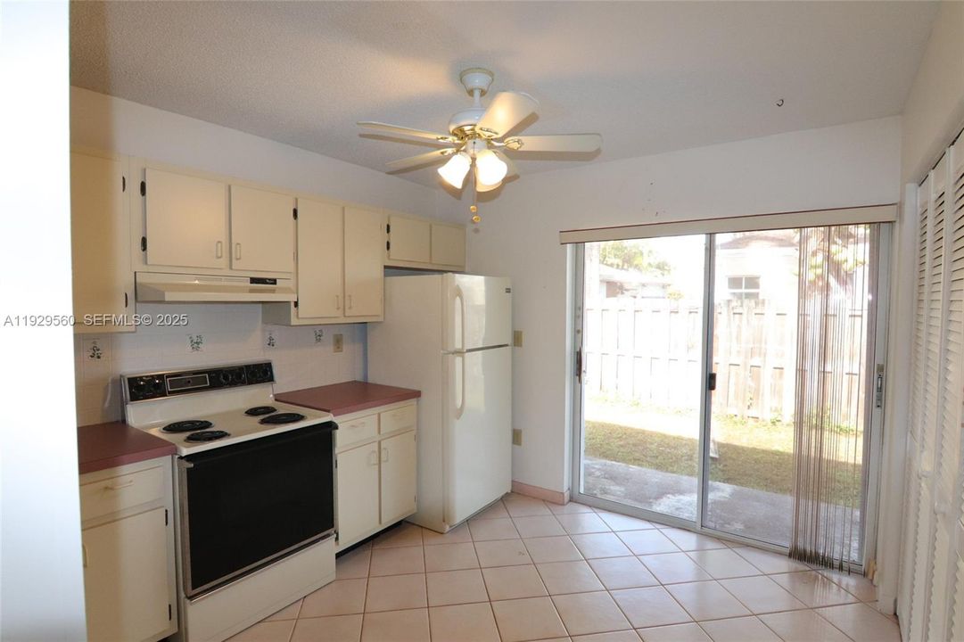 待售: $439,000 (3 贝兹, 2 浴室, 1369 平方英尺)