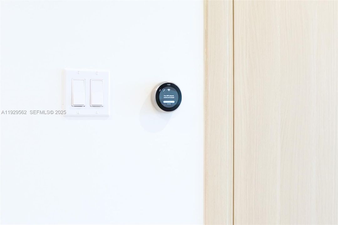 For Rent: $4,900 (1 beds, 1 baths, 836 Square Feet)