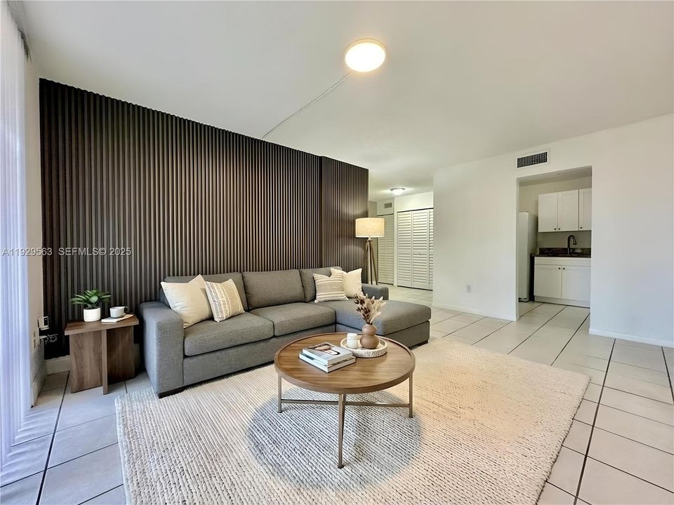 出租: $2,300 (2 贝兹, 2 浴室, 845 平方英尺)