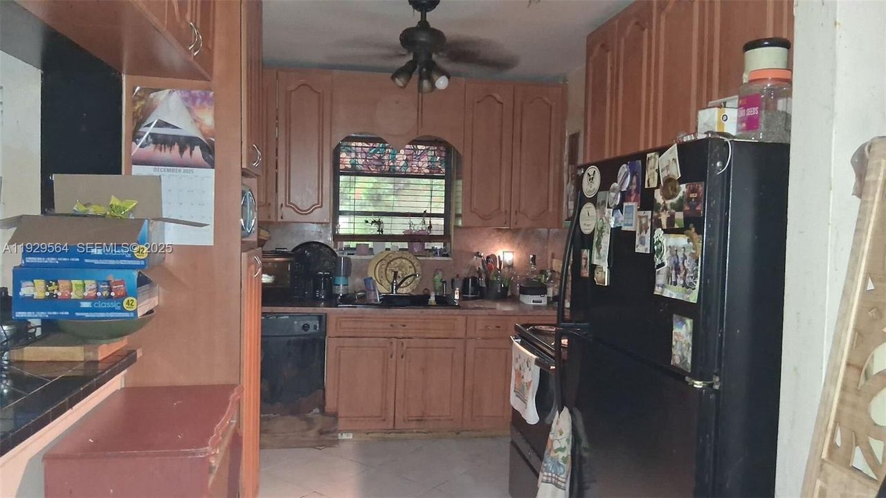 For Sale: $675,000 (4 beds, 3 baths, 1963 Square Feet)