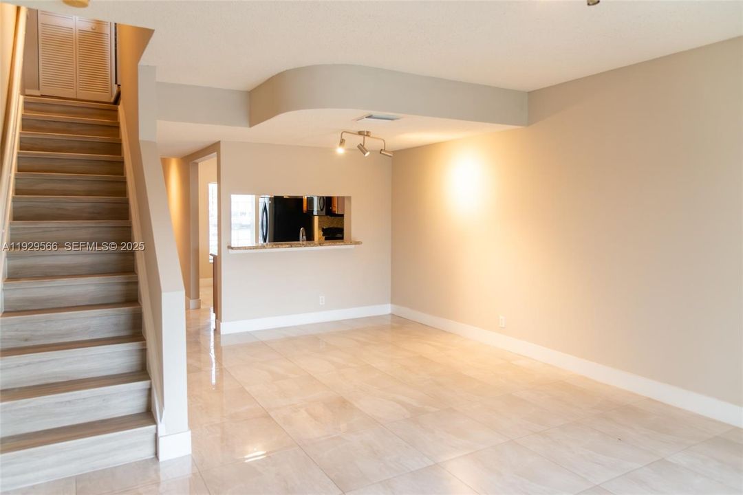 В аренду: $2,800 (2 спален, 2 ванн, 1110 Квадратных фут)