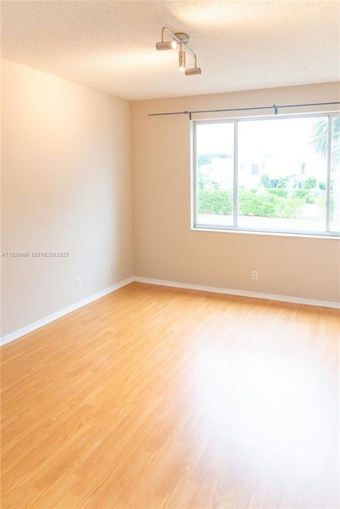 В аренду: $2,800 (2 спален, 2 ванн, 1110 Квадратных фут)