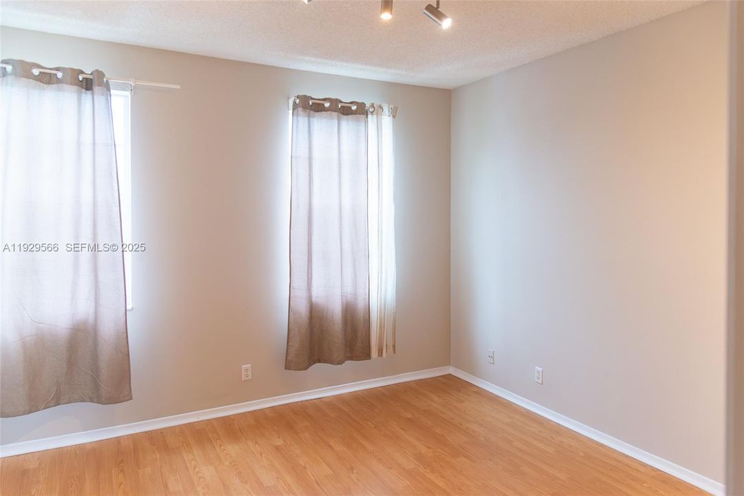 В аренду: $2,800 (2 спален, 2 ванн, 1110 Квадратных фут)