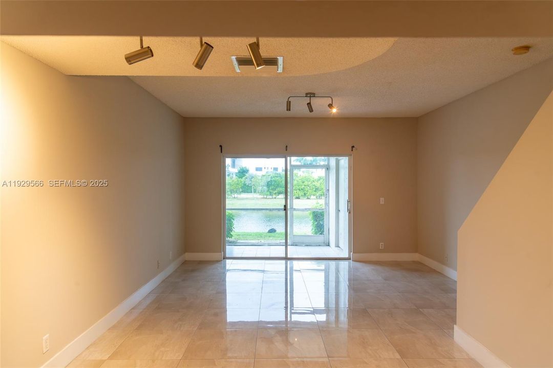 В аренду: $2,800 (2 спален, 2 ванн, 1110 Квадратных фут)