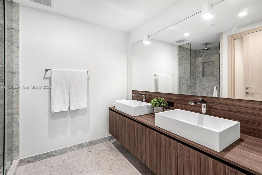 En Venta: $1,150,000 (1 camas, 2 baños, 1022 Pies cuadrados)