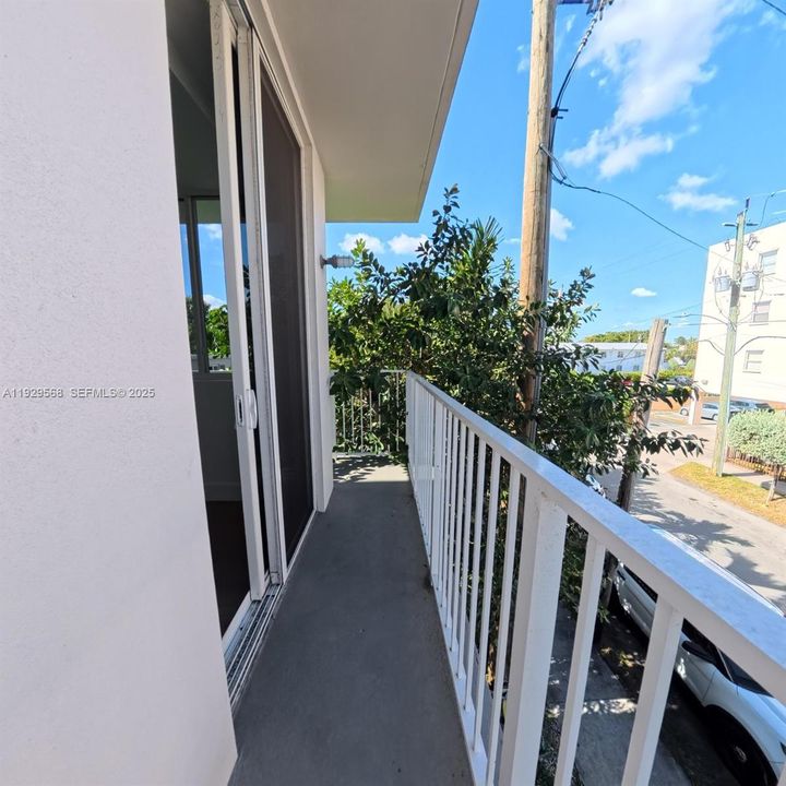 For Rent: $1,850 (1 beds, 1 baths, 525 Square Feet)