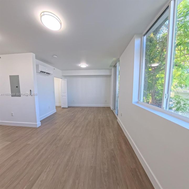 For Rent: $1,700 (0 beds, 1 baths, 410 Square Feet)