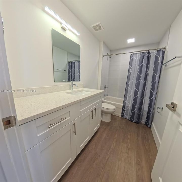 For Rent: $1,700 (0 beds, 1 baths, 410 Square Feet)