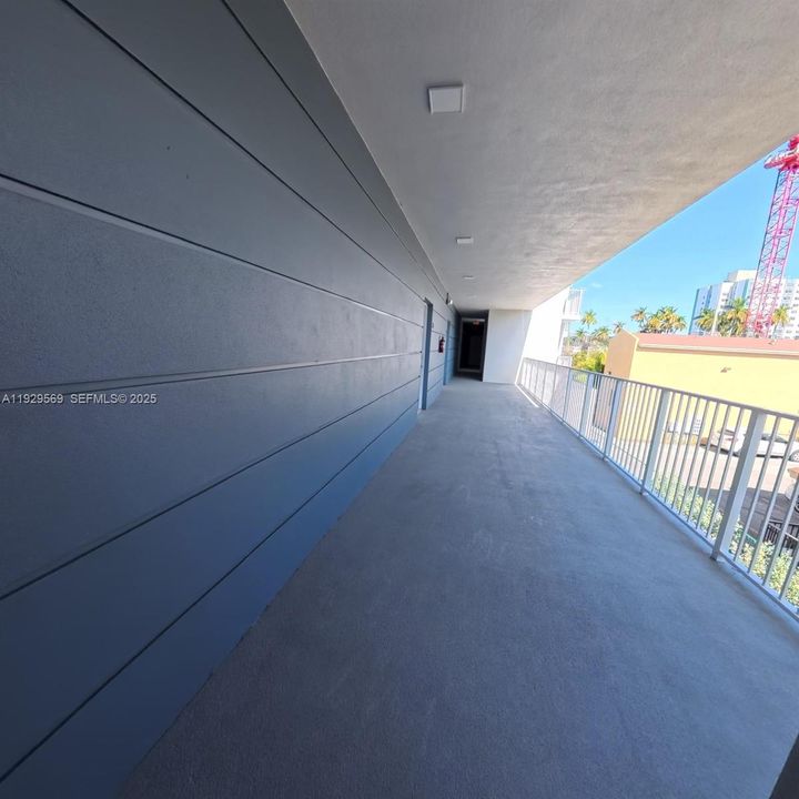 For Rent: $1,700 (0 beds, 1 baths, 410 Square Feet)