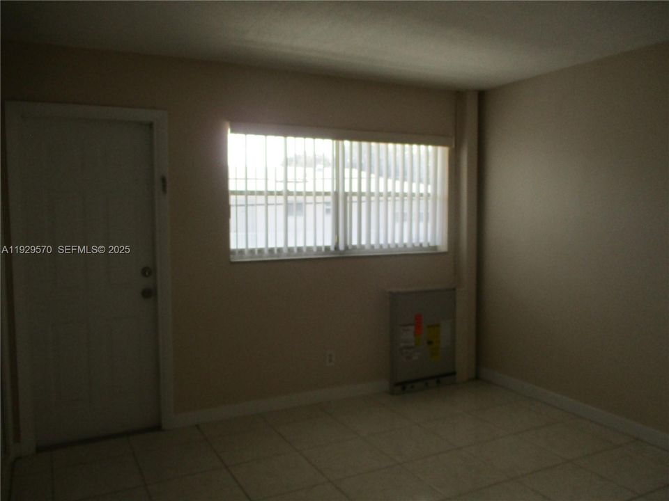 出租: $1,600 (1 贝兹, 1 浴室, 670 平方英尺)