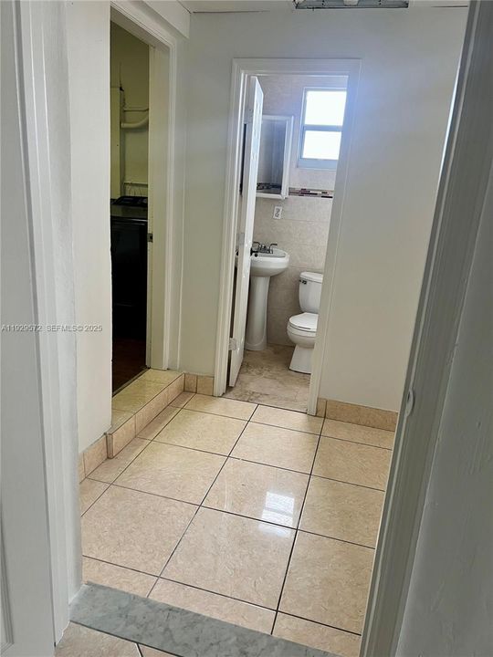 En Venta: $649,000 (4 camas, 3 baños, 2117 Pies cuadrados)