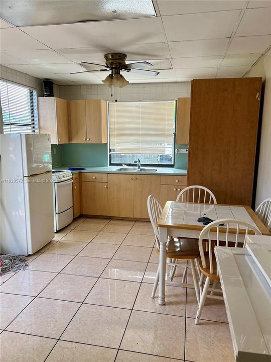 En Venta: $649,000 (4 camas, 3 baños, 2117 Pies cuadrados)