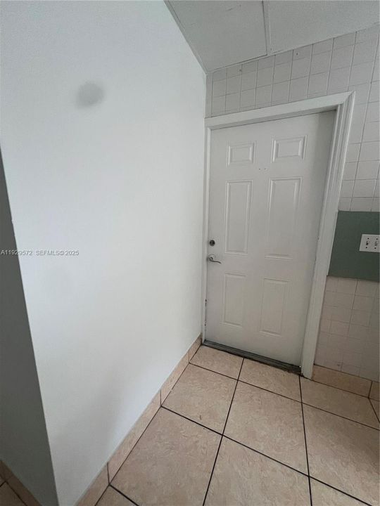 En Venta: $649,000 (4 camas, 3 baños, 2117 Pies cuadrados)