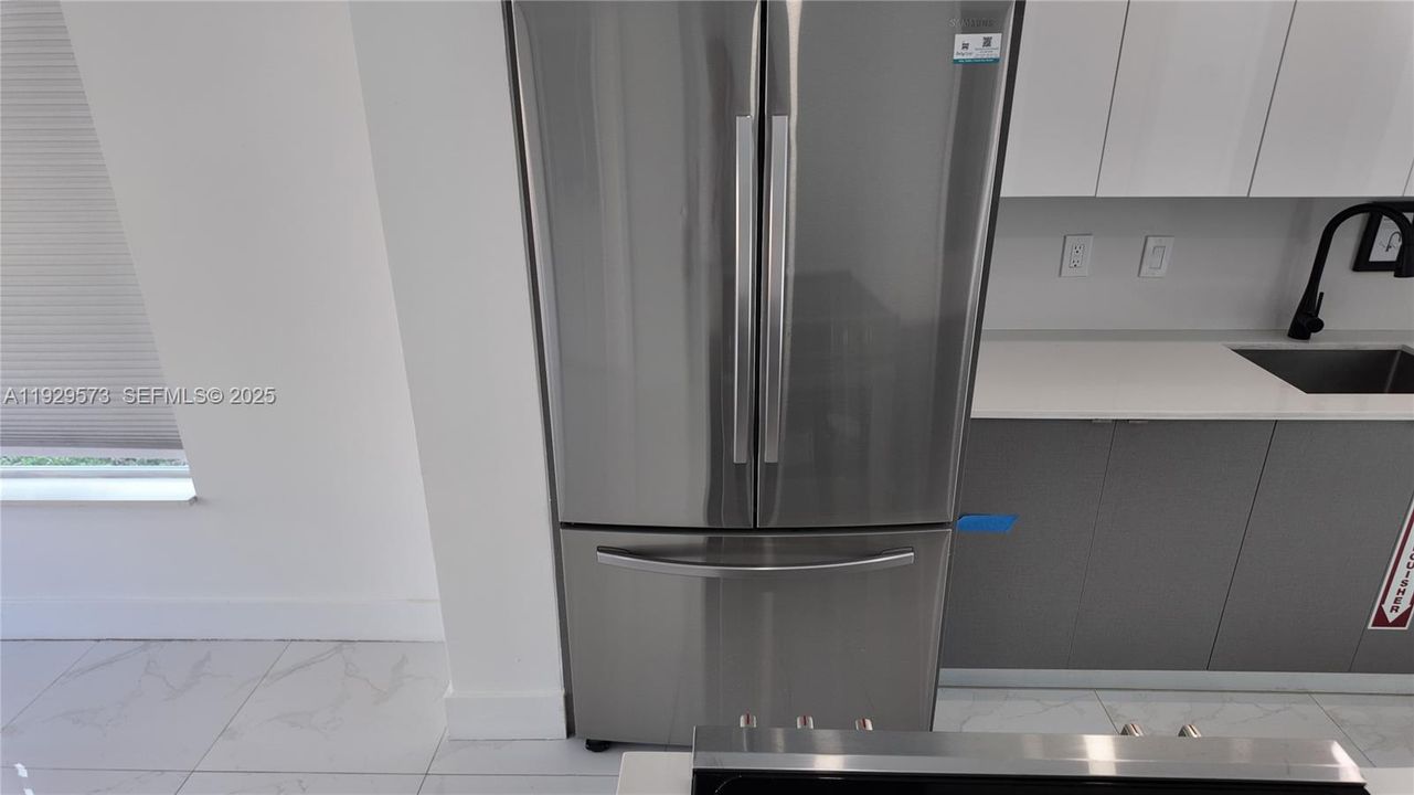 For Sale: $690,000 (3 beds, 2 baths, 1302 Square Feet)