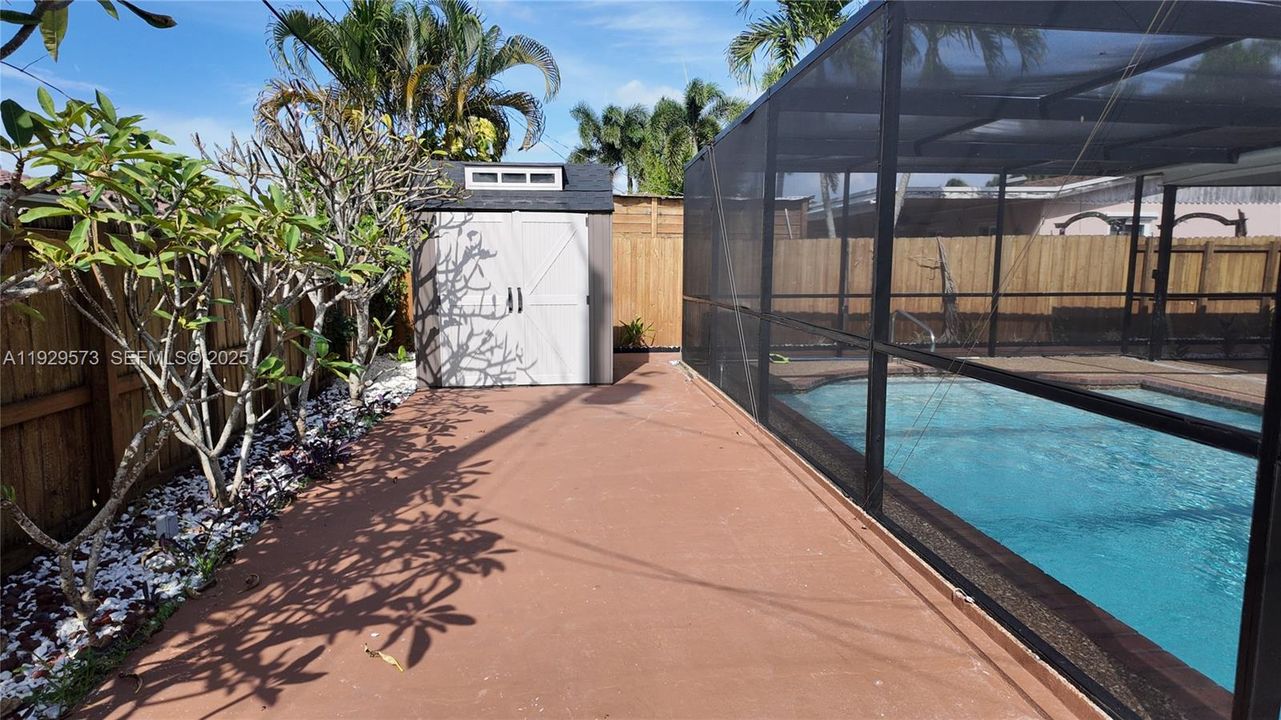 For Sale: $690,000 (3 beds, 2 baths, 1302 Square Feet)