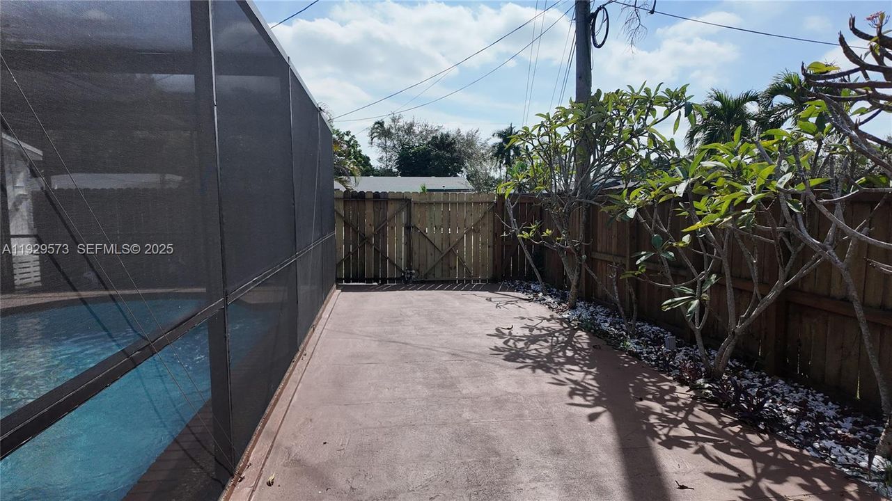 For Sale: $690,000 (3 beds, 2 baths, 1302 Square Feet)