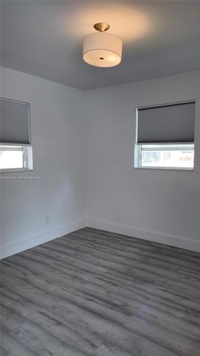 For Sale: $690,000 (3 beds, 2 baths, 1302 Square Feet)