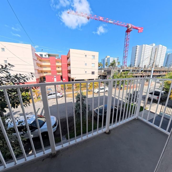 В аренду: $1,800 (1 спален, 1 ванн, 410 Квадратных фут)