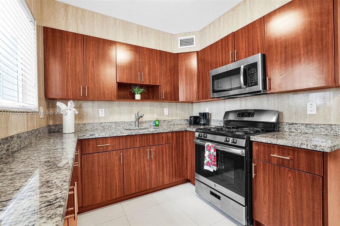 En Renta: $2,895 (2 camas, 2 baños, 0 Pies cuadrados)