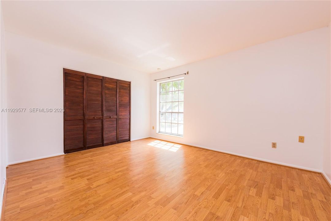 В аренду: $2,100 (2 спален, 2 ванн, 920 Квадратных фут)