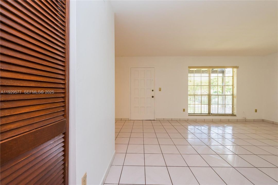 В аренду: $2,100 (2 спален, 2 ванн, 920 Квадратных фут)