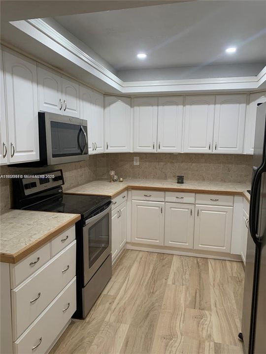 В аренду: $2,299 (2 спален, 2 ванн, 970 Квадратных фут)