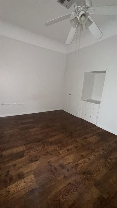 For Rent: $2,395 (2 beds, 1 baths, 1711 Square Feet)