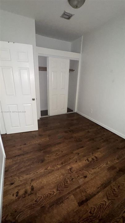 For Rent: $2,395 (2 beds, 1 baths, 1711 Square Feet)