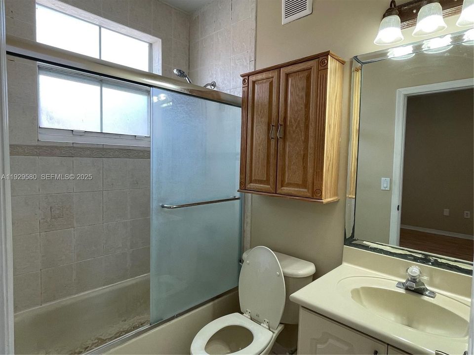 For Rent: $2,990 (3 beds, 2 baths, 1450 Square Feet)