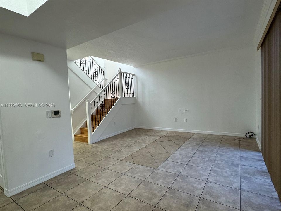 For Rent: $2,990 (3 beds, 2 baths, 1450 Square Feet)