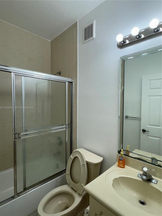 For Rent: $2,990 (3 beds, 2 baths, 1450 Square Feet)