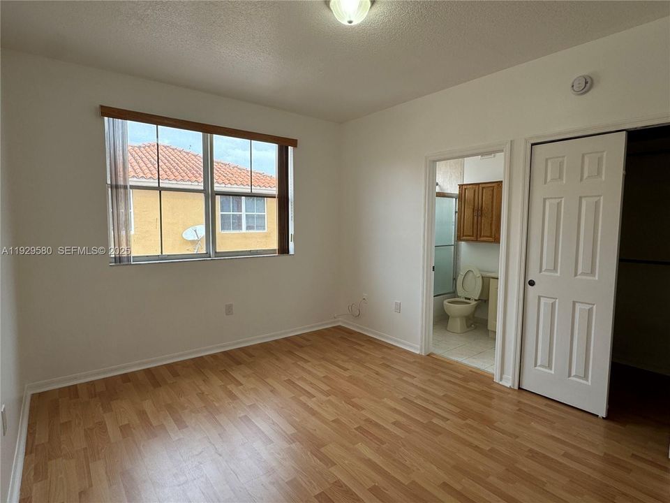 For Rent: $2,990 (3 beds, 2 baths, 1450 Square Feet)