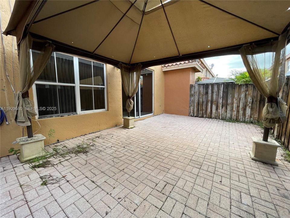 For Rent: $2,990 (3 beds, 2 baths, 1450 Square Feet)