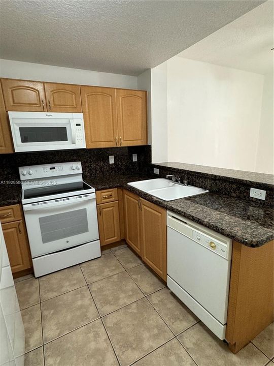 For Rent: $2,990 (3 beds, 2 baths, 1450 Square Feet)
