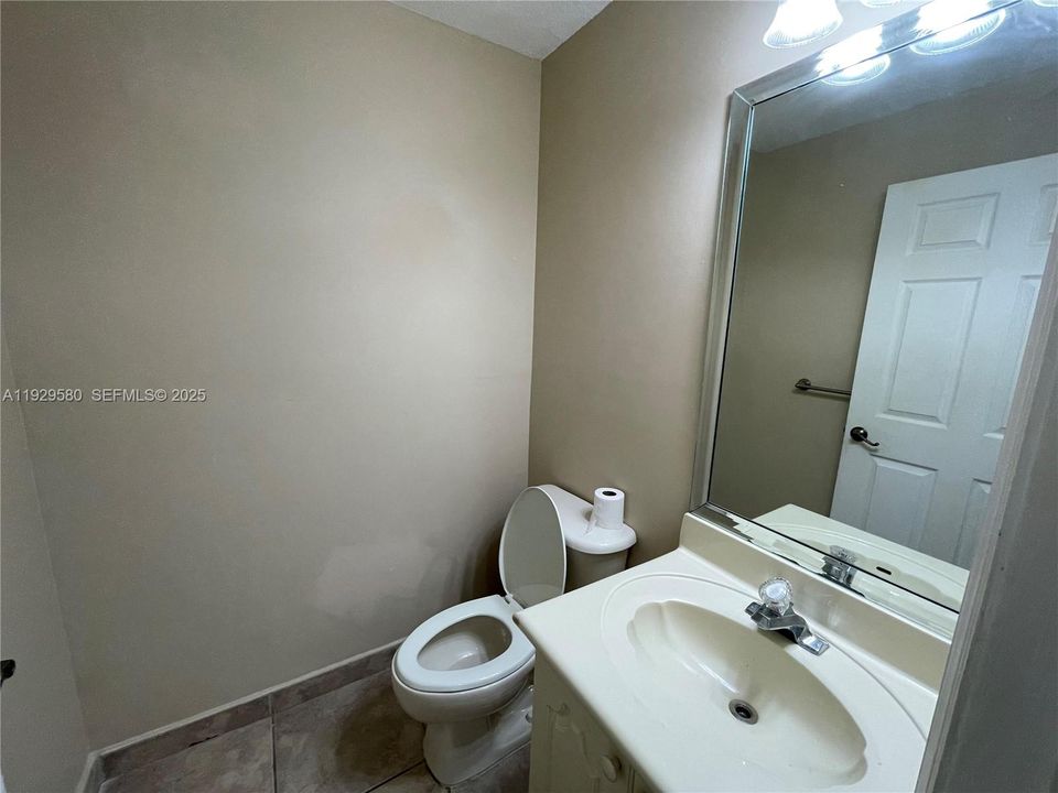 For Rent: $2,990 (3 beds, 2 baths, 1450 Square Feet)