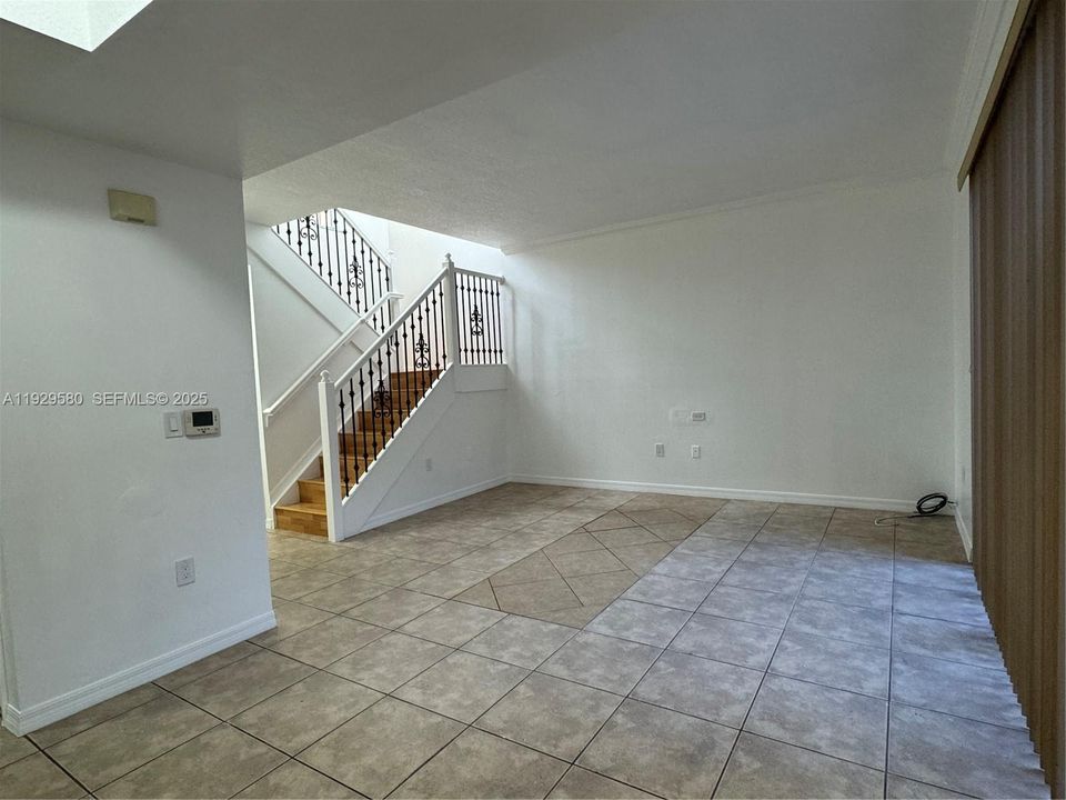 For Rent: $2,990 (3 beds, 2 baths, 1450 Square Feet)