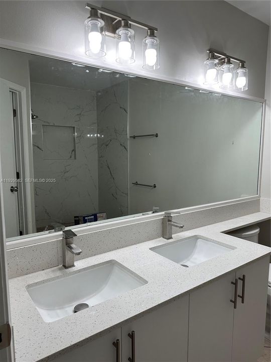 For Rent: $2,550 (2 beds, 1 baths, 1110 Square Feet)