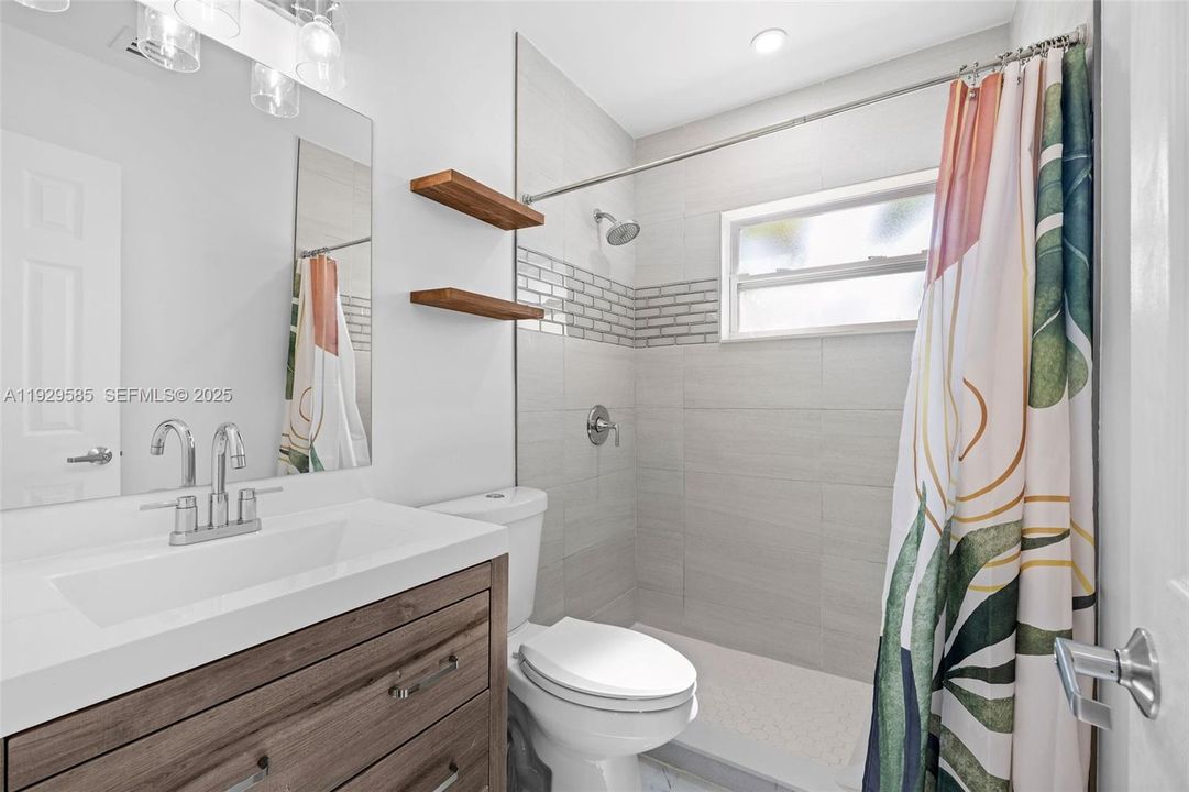 En Venta: $659,000 (4 camas, 3 baños, 1745 Pies cuadrados)