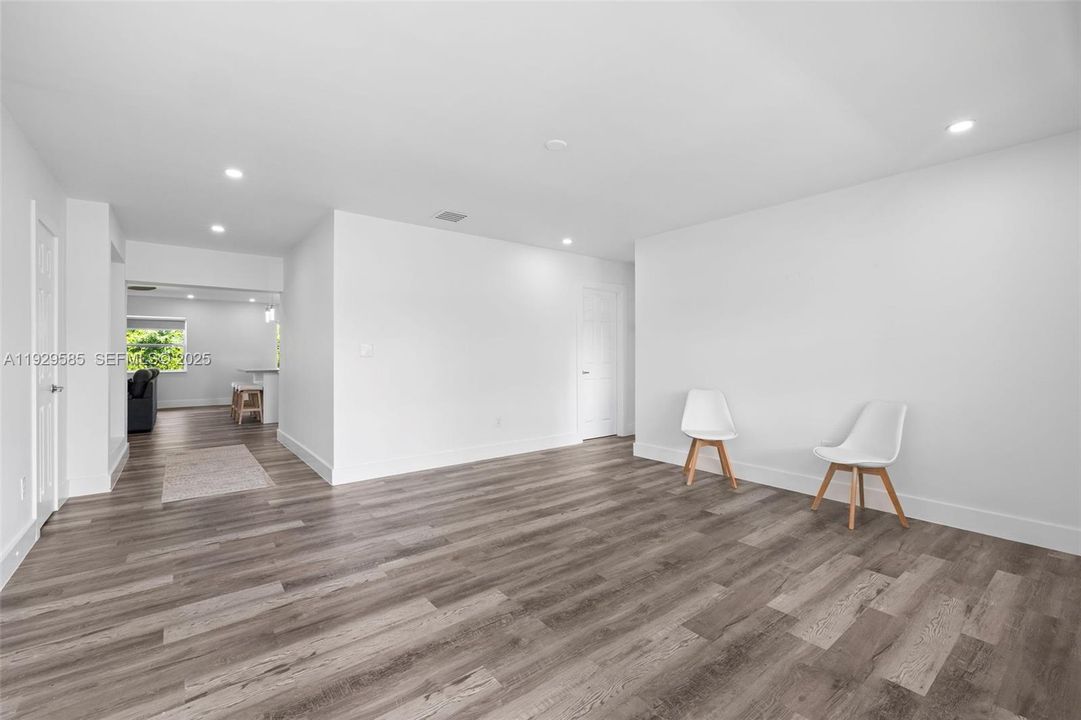 En Venta: $659,000 (4 camas, 3 baños, 1745 Pies cuadrados)