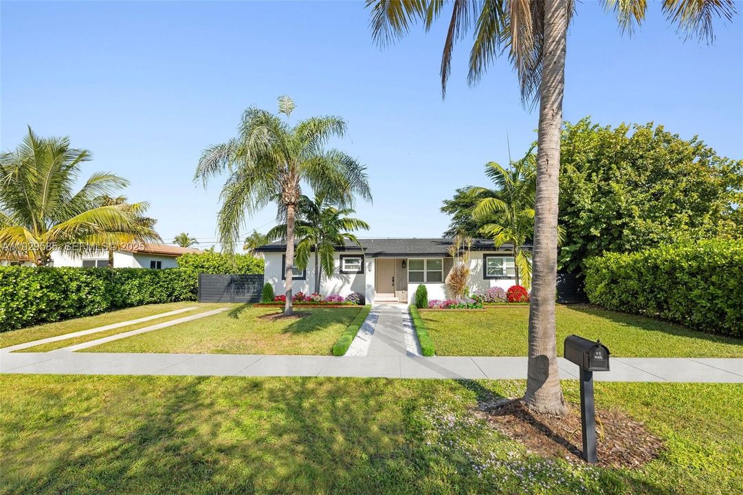 En Venta: $659,000 (4 camas, 3 baños, 1745 Pies cuadrados)