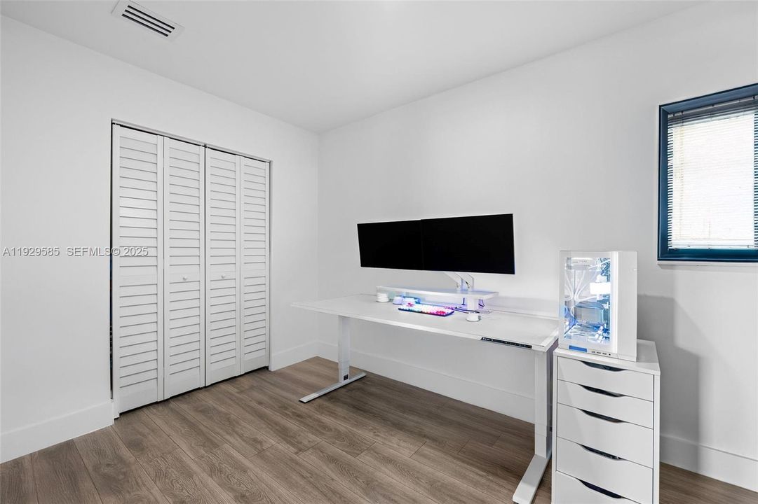 En Venta: $659,000 (4 camas, 3 baños, 1745 Pies cuadrados)