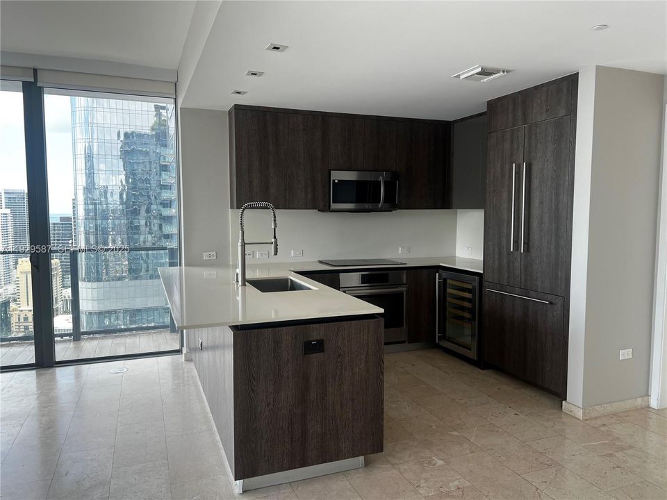 На продажу: $1,210,000 (2 спален, 2 ванн, 1265 Квадратных фут)