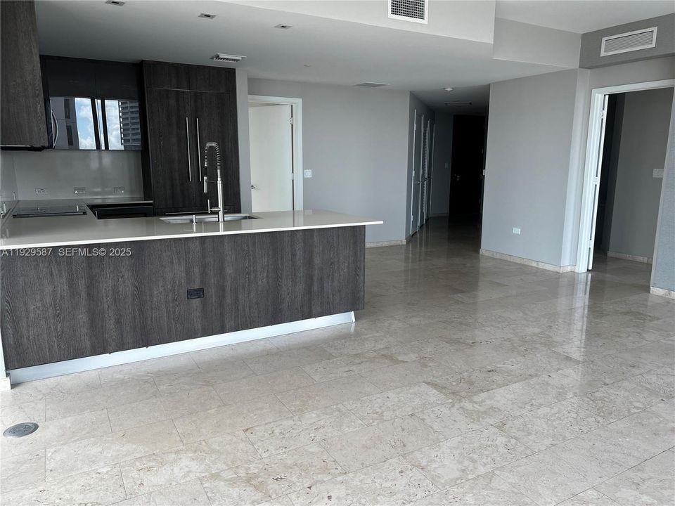 На продажу: $1,210,000 (2 спален, 2 ванн, 1265 Квадратных фут)