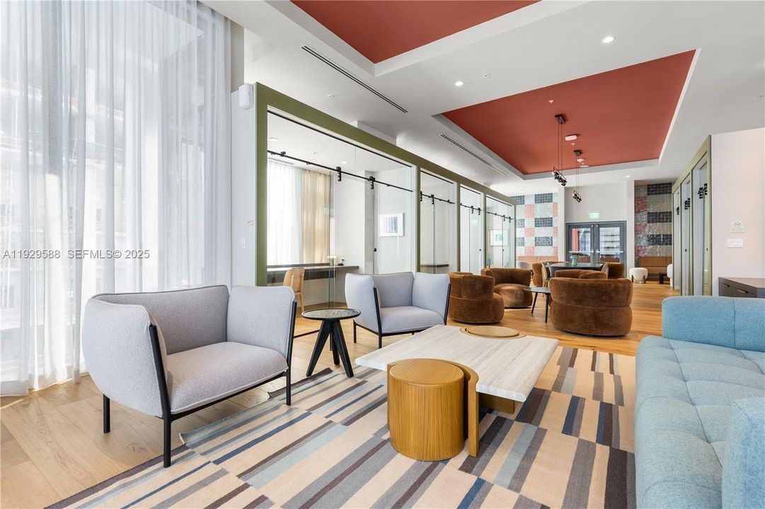 For Sale: $609,000 (1 beds, 1 baths, 600 Square Feet)