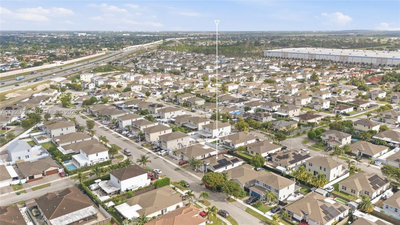 На продажу: $700,000 (4 спален, 2 ванн, 1799 Квадратных фут)