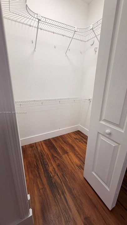 En Renta: $3,250 (4 camas, 3 baños, 1687 Pies cuadrados)