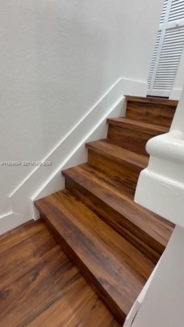 En Renta: $3,250 (4 camas, 3 baños, 1687 Pies cuadrados)